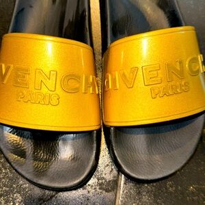 Beautifully classy Givenchy gold slides 39 sold out